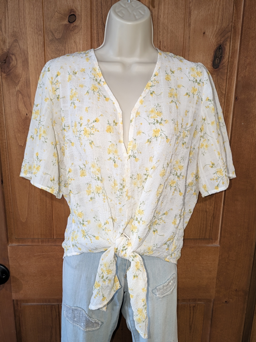 Chapter One Women's White Floral Tie-Front Blouse in Yellow & White
